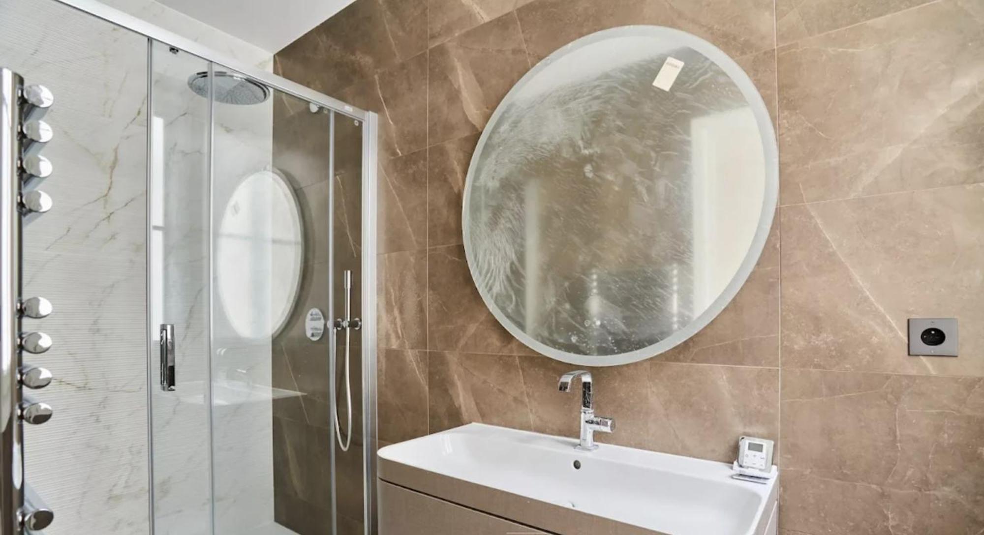 Luxueux 4 Bd, Parc Monceau Appartement Parijs